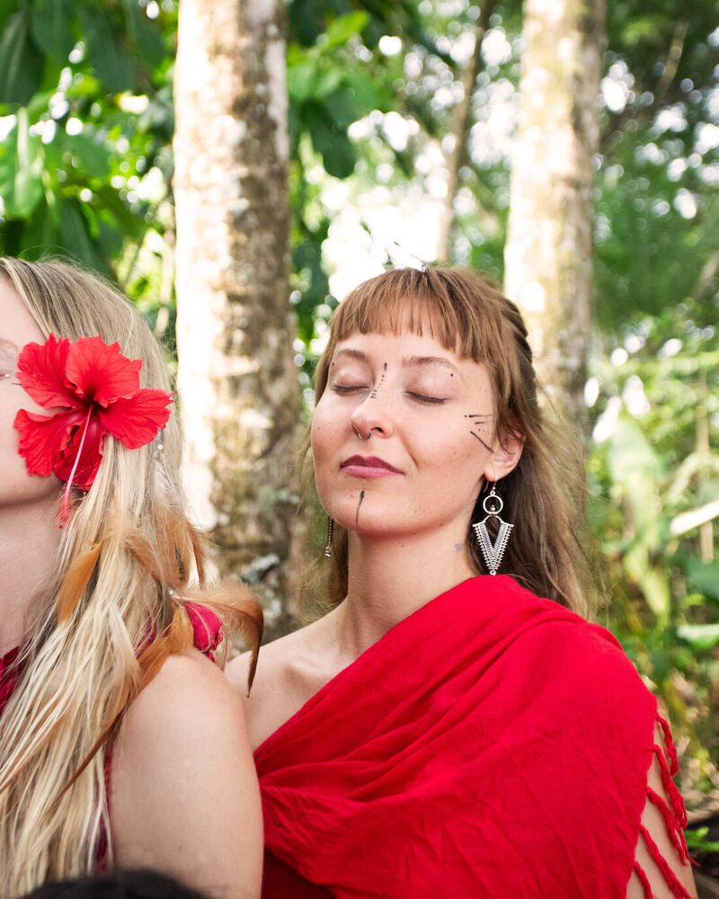 Retreat memory: portrait in ceremony red